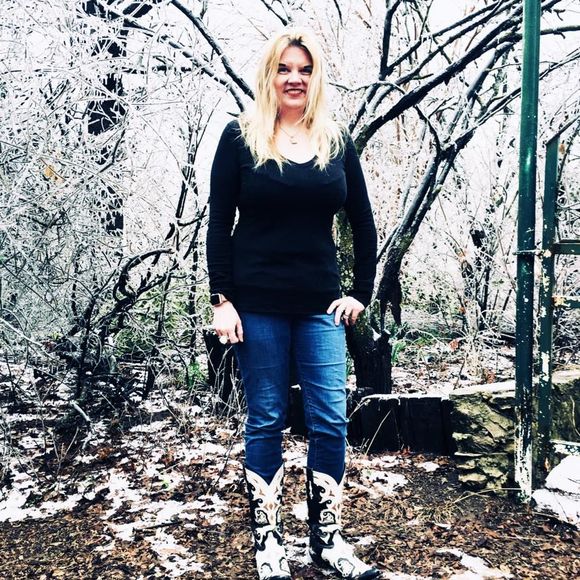 Meet your Posher, Sarah - Picture 1 of 1